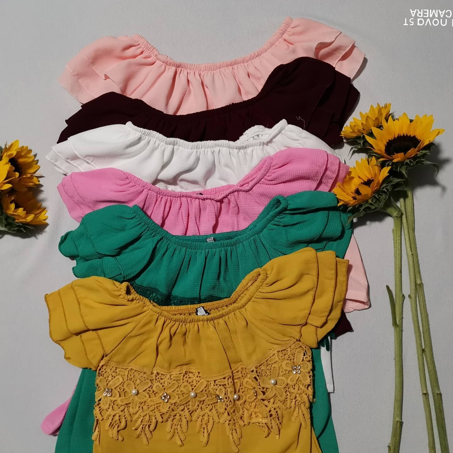 Blusa campesina de niña con doble olán y encaje de perlas