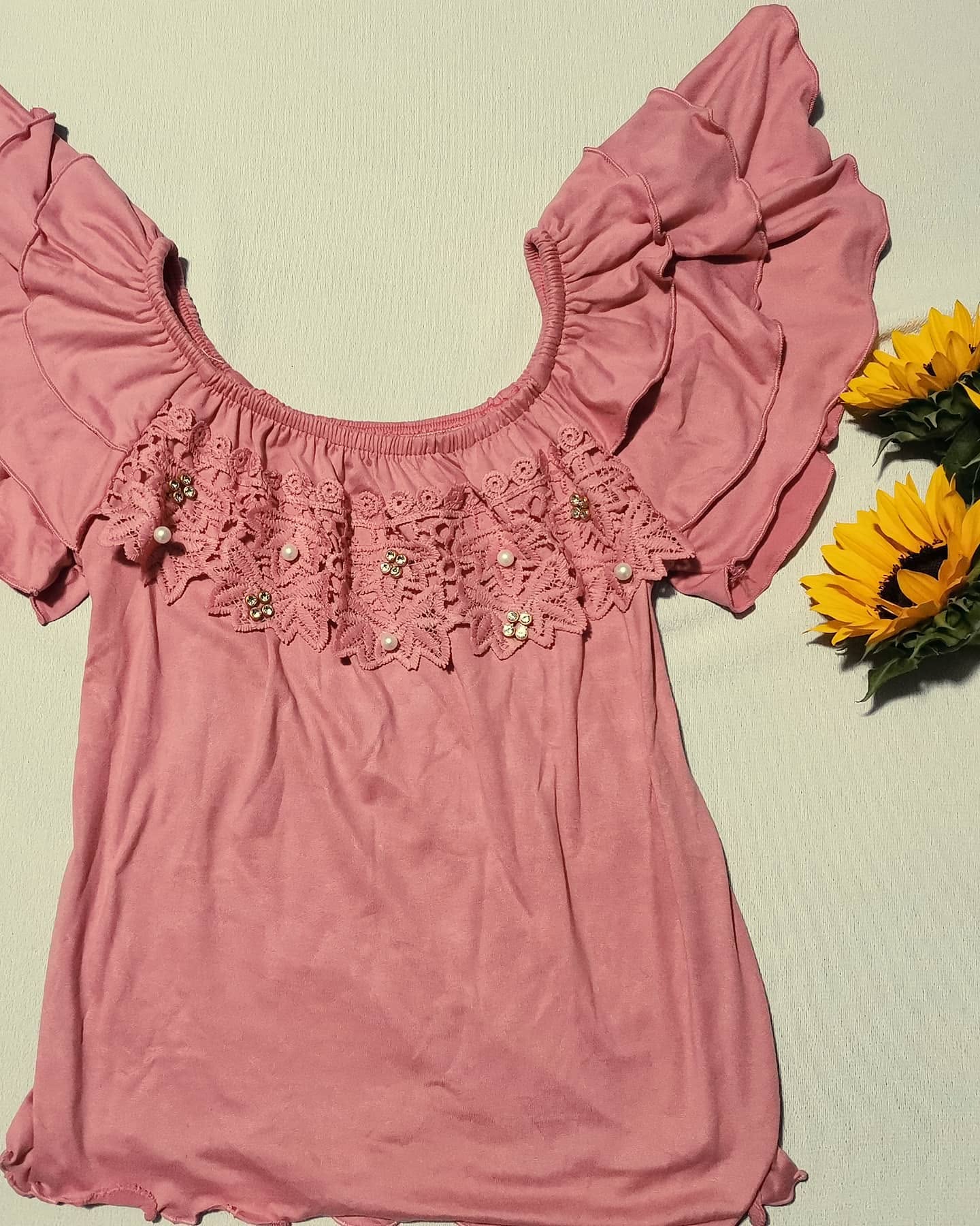 Blusa campesina de niña con doble olán y encaje de perlas