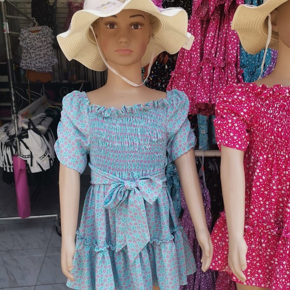 Vestido de niña fruncido con olanes estampado floral