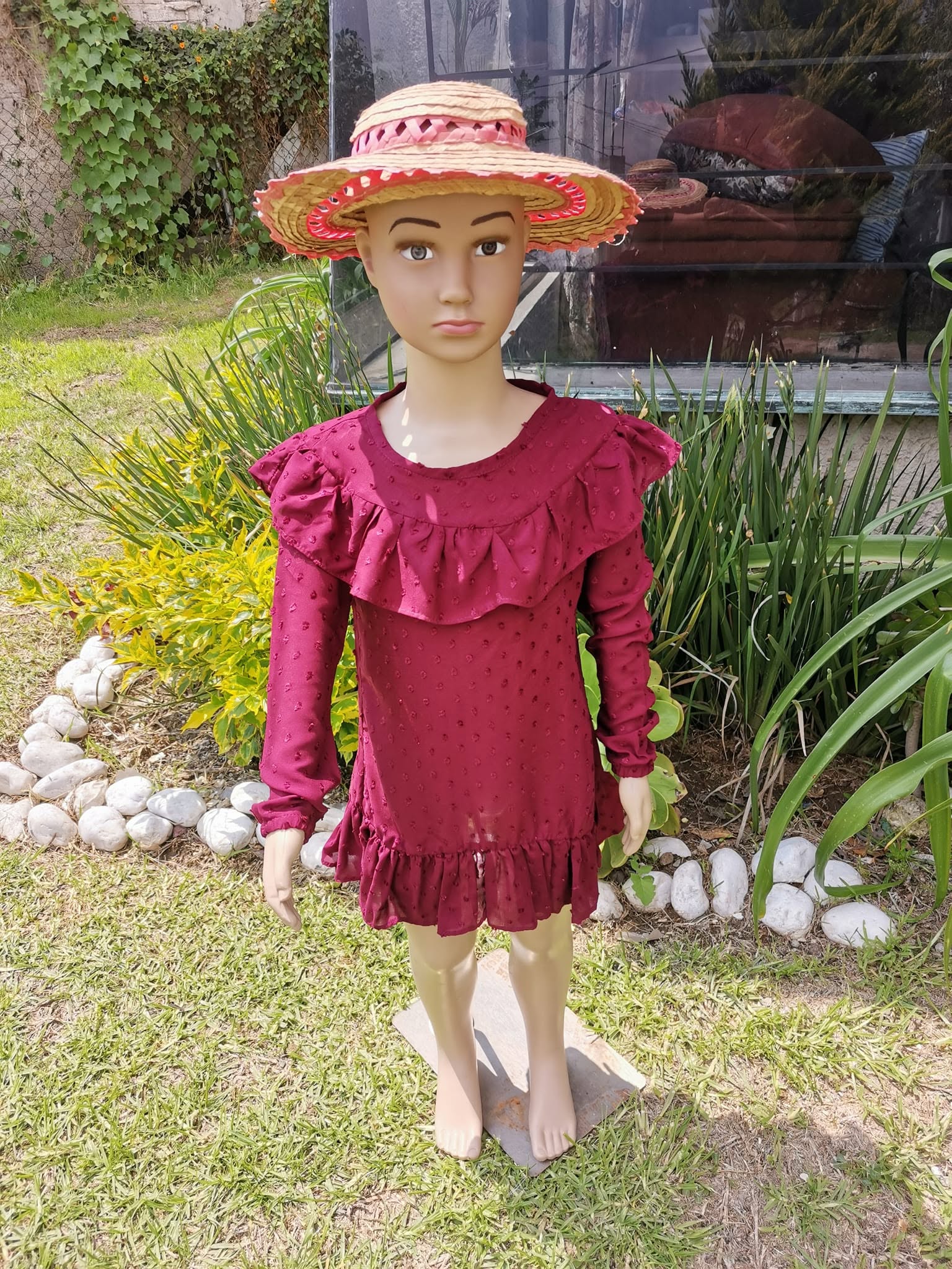 Vestido de niña manga larga con olán en tela plumeti