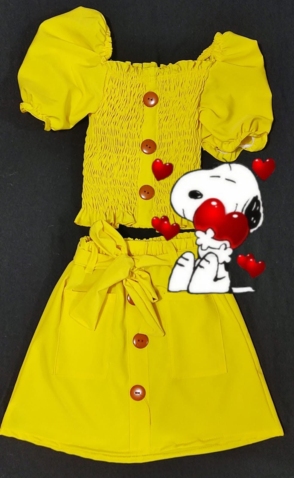 Conjunto de niña top fruncido con falda de botones