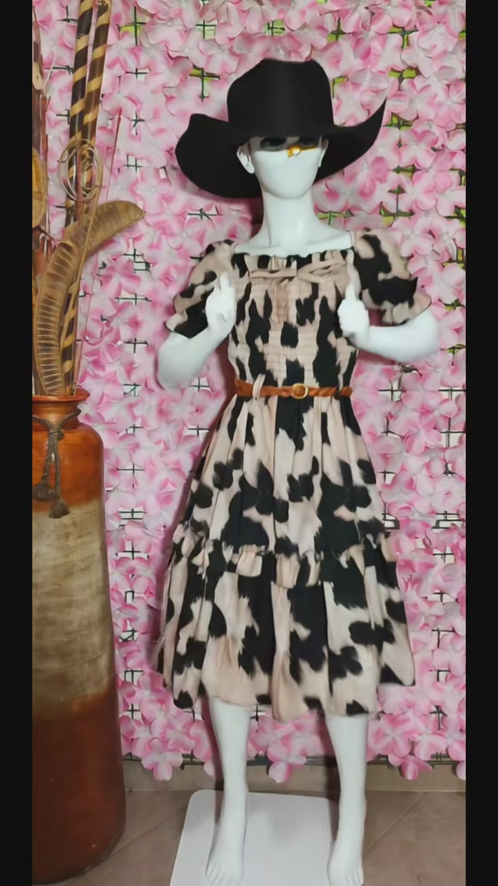 Vestido vaquero de niña con estampado de vaca y olanes