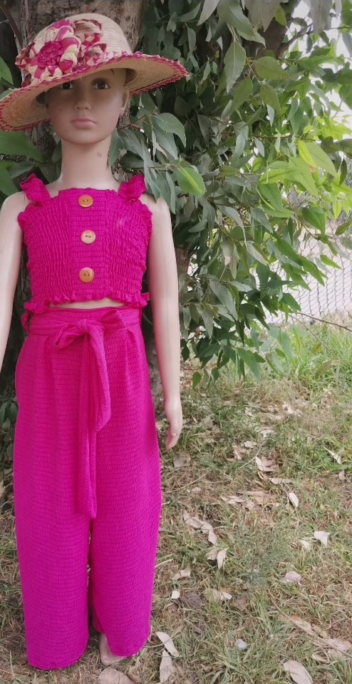 Conjunto de niña en tela yoyo: top fruncido y pantalón ancho