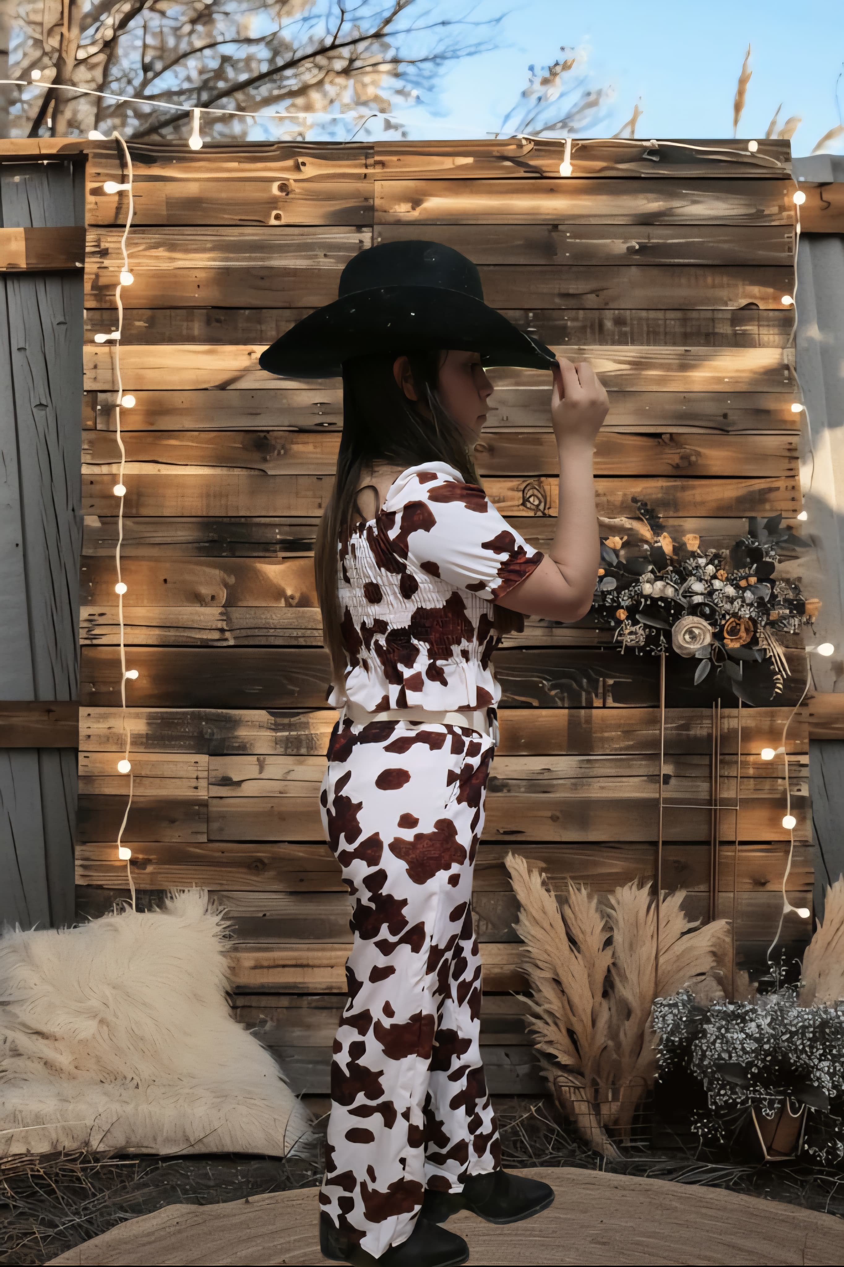 Conjunto vaquerito de niña 3 piezas: top campesino, pantalón y cinturón