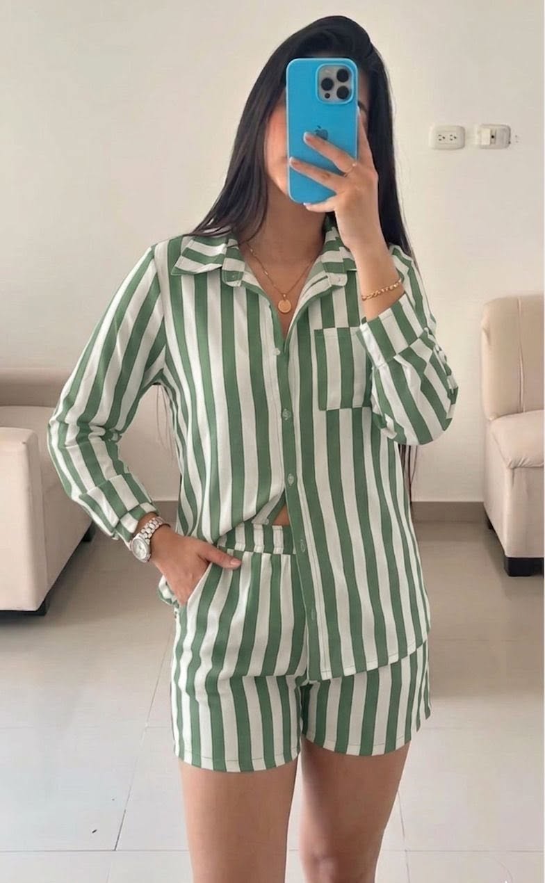 Conjunto de rayas camisa + short