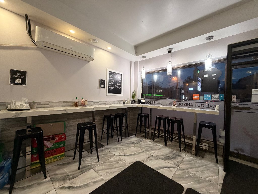 Vietnoms Go Interior Photo 1