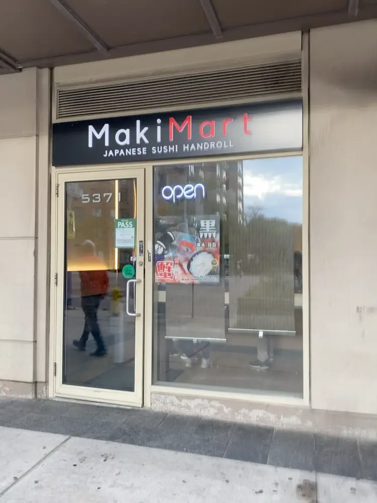 Maki Mart Facade Photo