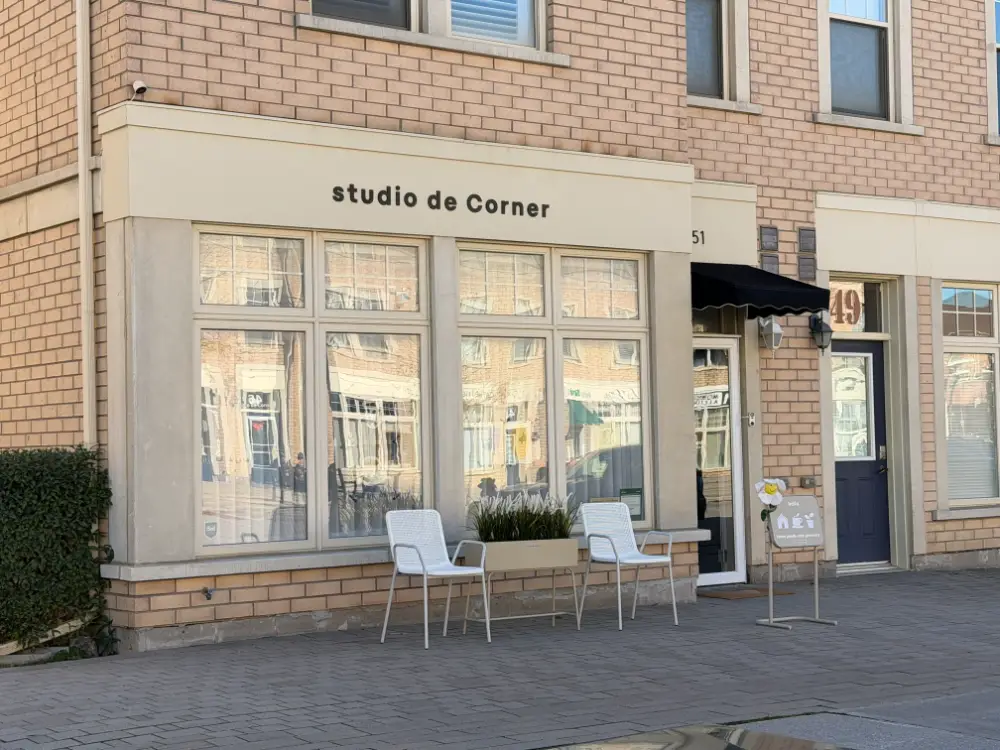 studio de Corner Facade Photo