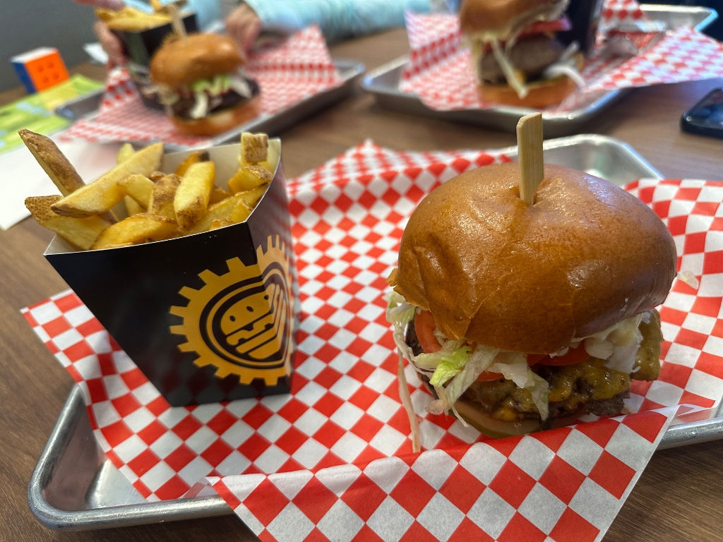 Burger Factory - Burger 好味但唔太大件 (照片 1)