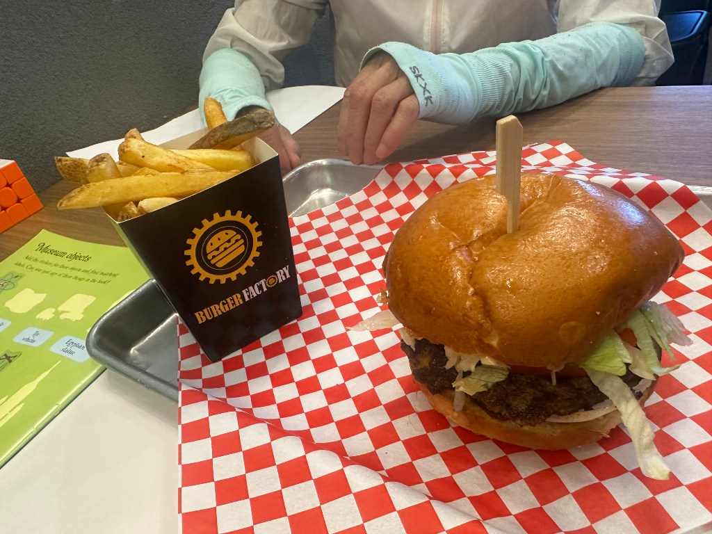 Burger Factory - Burger 好味但唔太大件 (照片 3)