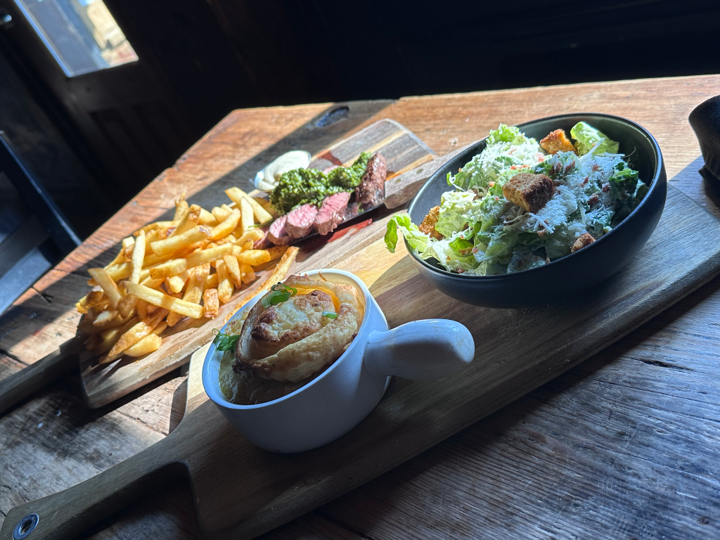 The Schomberg Pub & Patio - 小鎮 紅磚屋 Pub (照片 4)