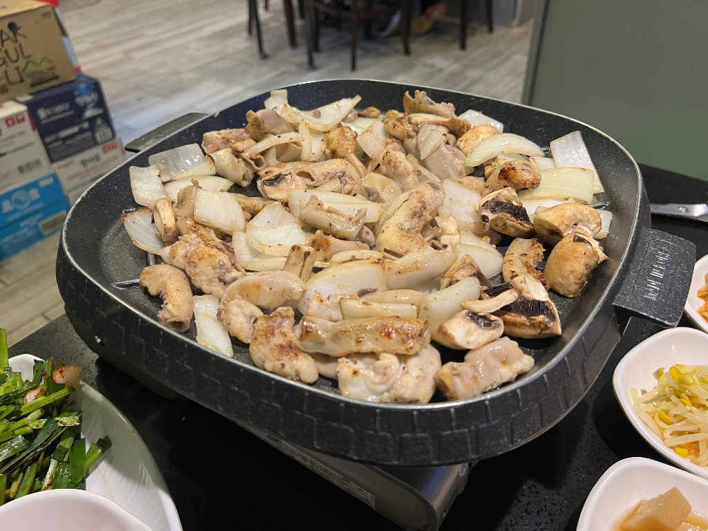 Grilled Beef Intestine with vegetables 烤牛小腸