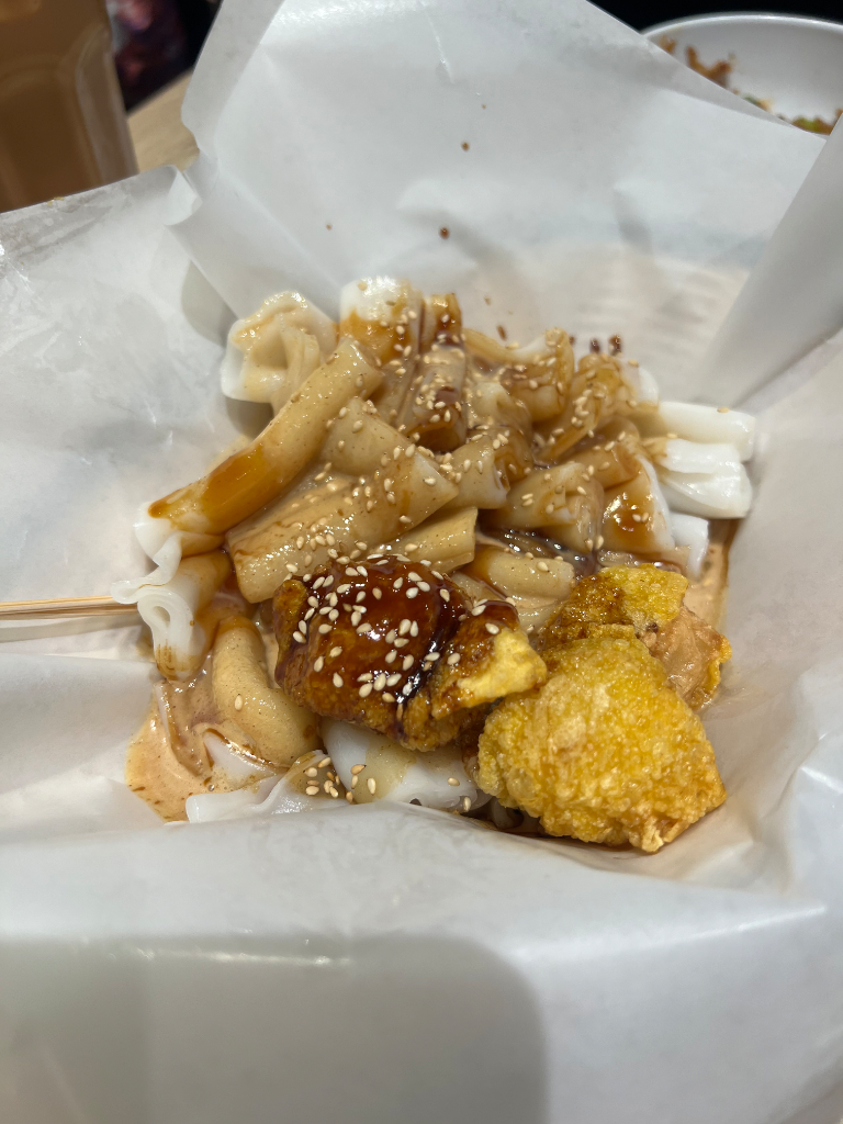 街邊豬腸粉配魚肉燒賣
