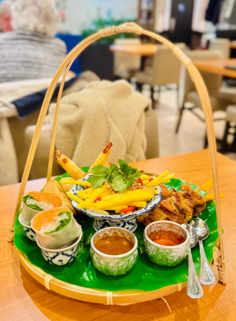 Little Bangkok Thai Cuisine - 不過不失的泰菜 (照片 2)