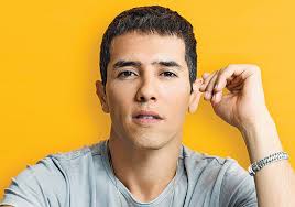 picture of the singer