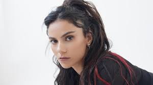 picture of the singer
