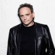 picture of the singer