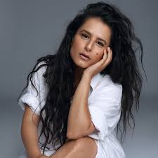 picture of the singer