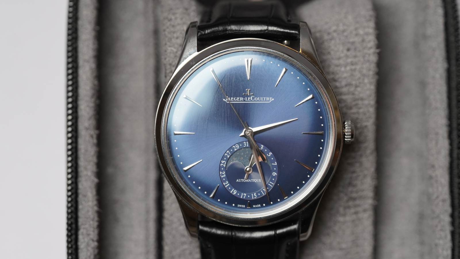 Jaeger-LeCoultre Master Ultra Thin Moon