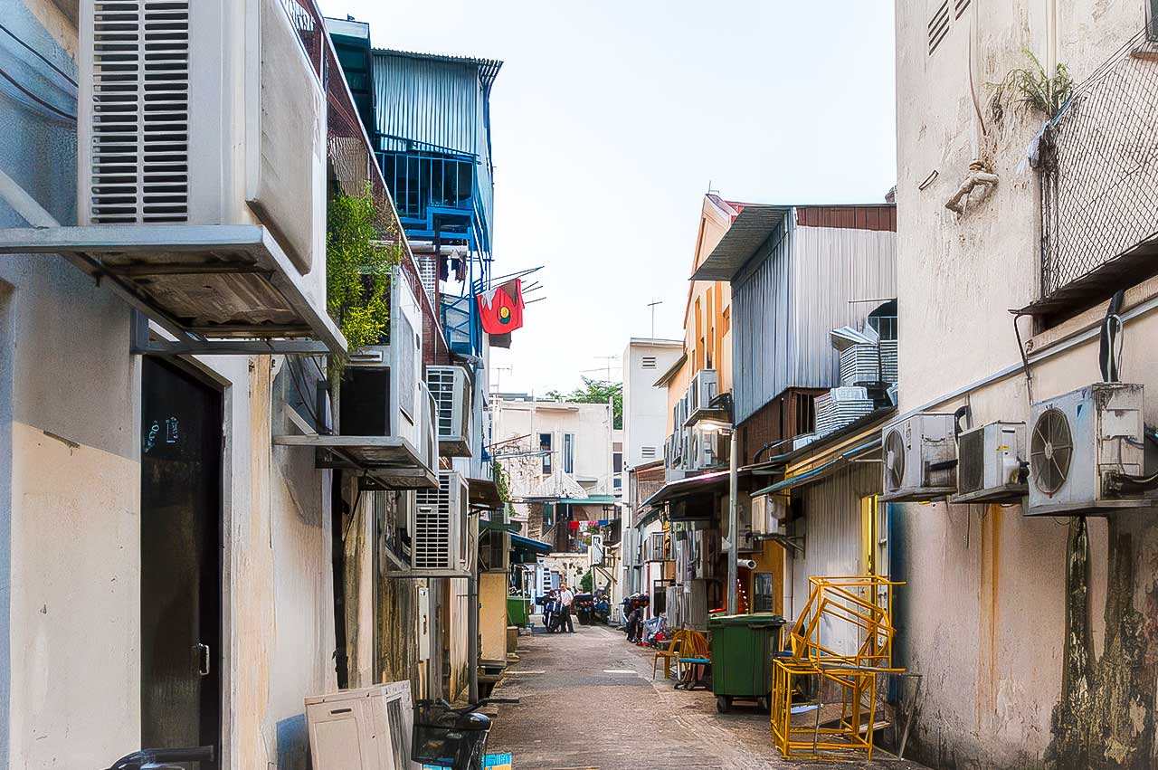 Behind the Neon: Geylang’s Hidden History and Haunting Secrets thumbnail 3