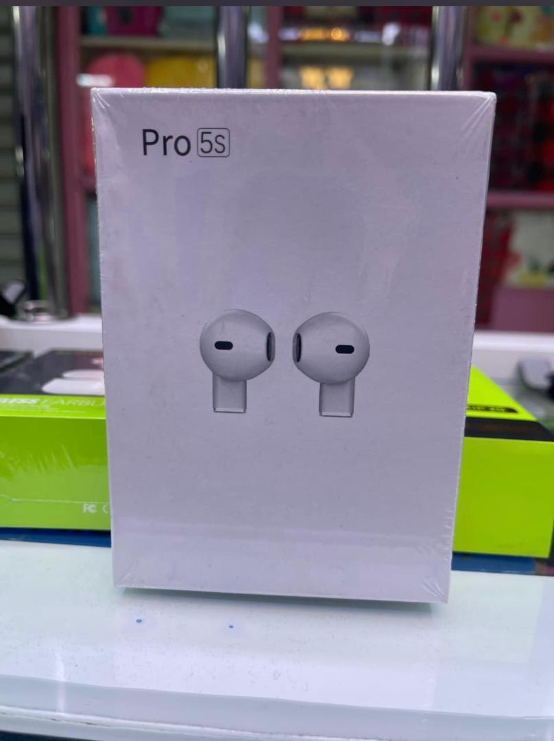 Product Name: Pro 5s EarPods  - Image 1