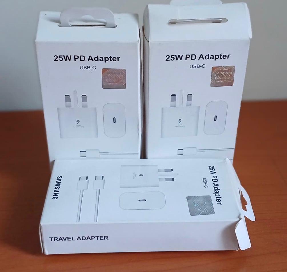 Name: 25 W Fast Charger - Image 1