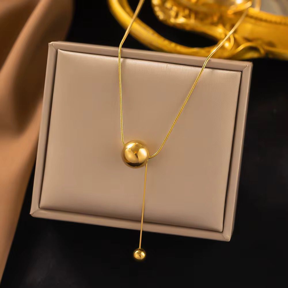 Female necklaces thumbnail 2