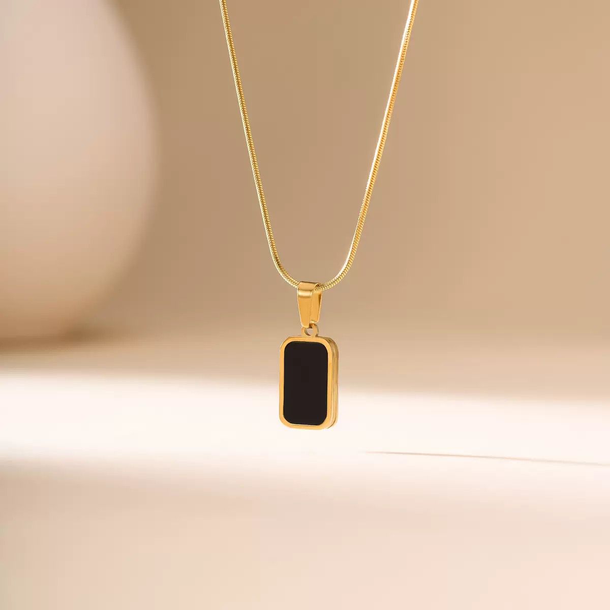 Female necklaces thumbnail 3