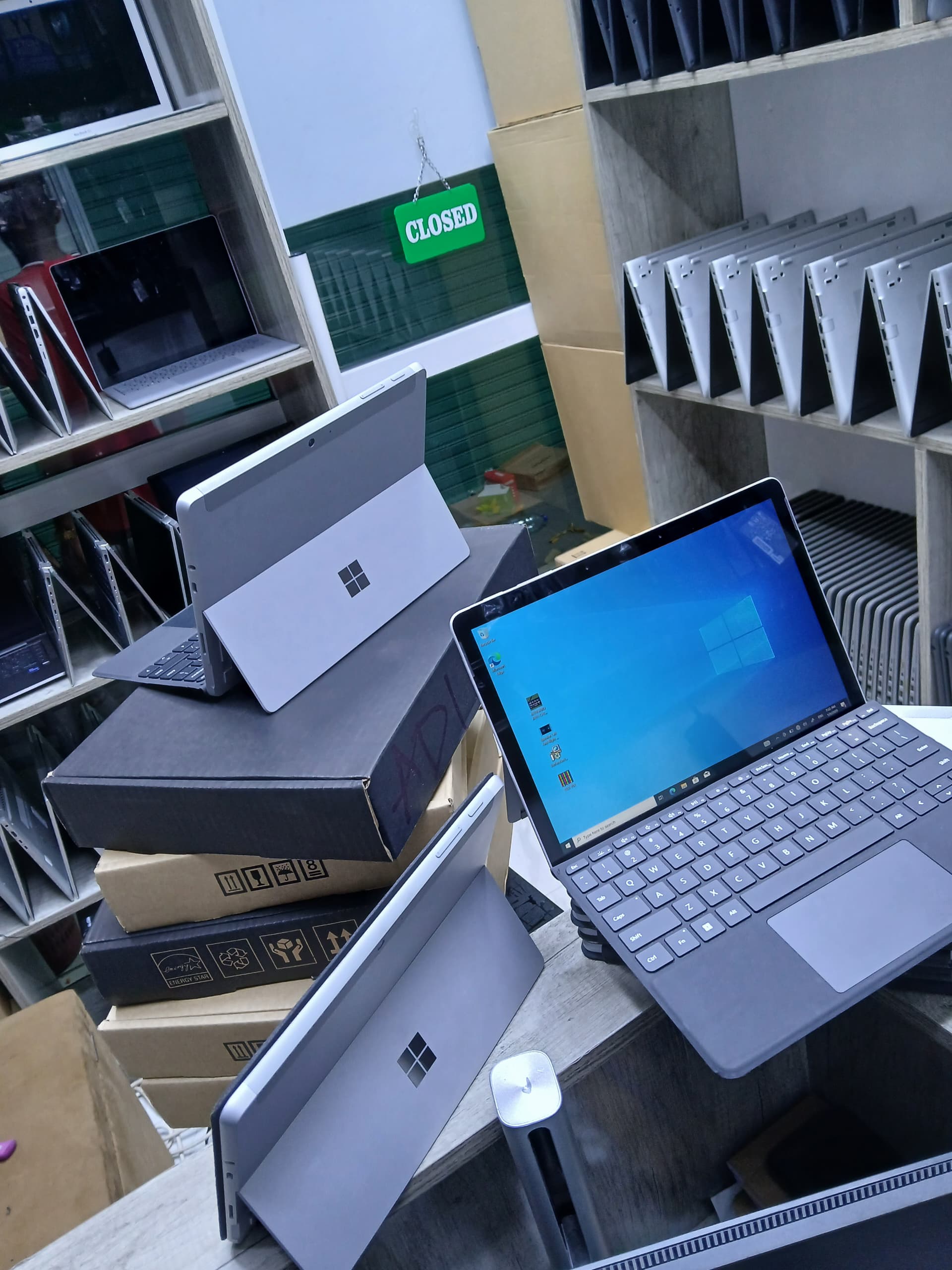 Microsoft surface go 2 - Image 1