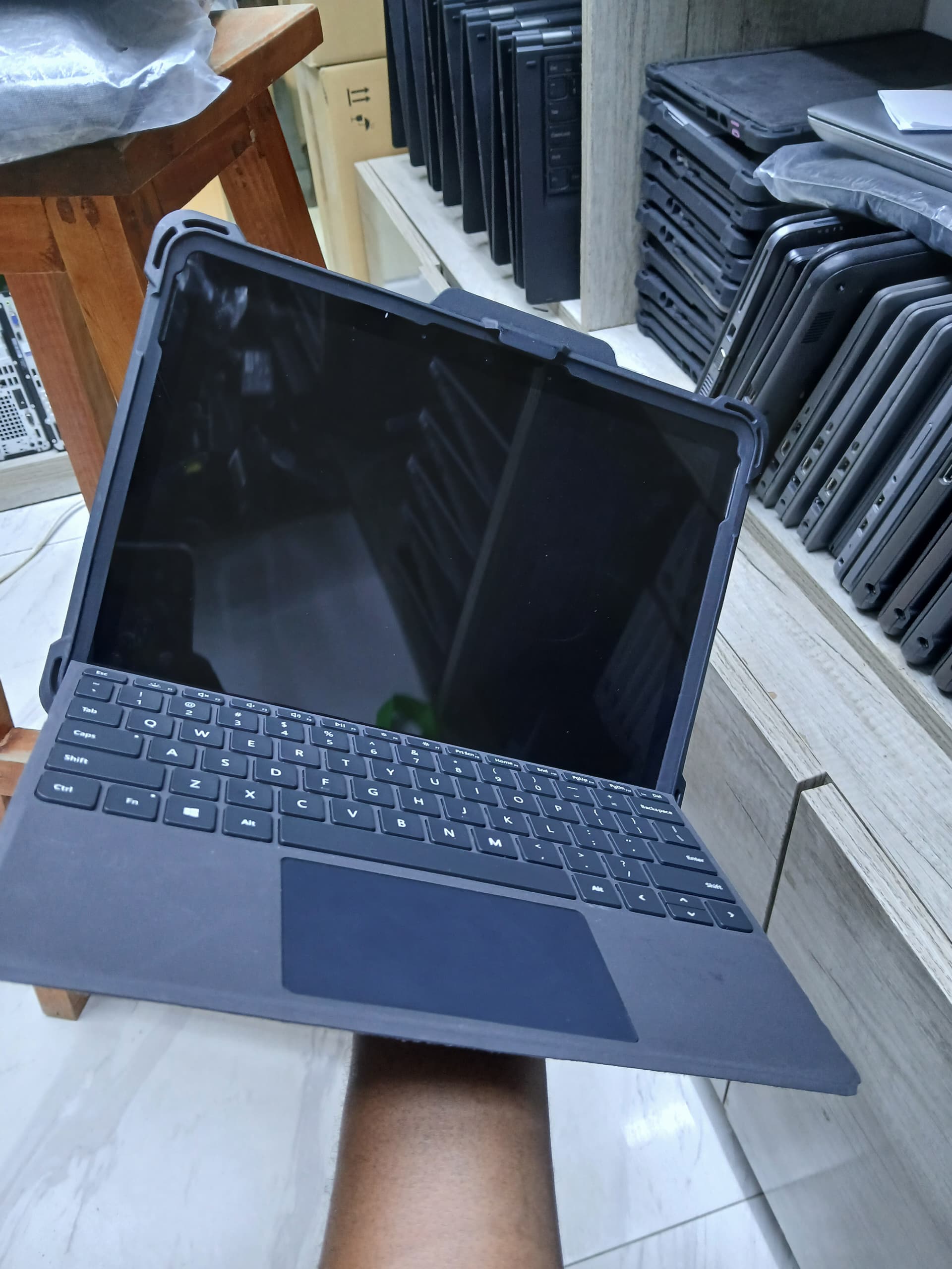 Microsoft surface go 2 thumbnail 2