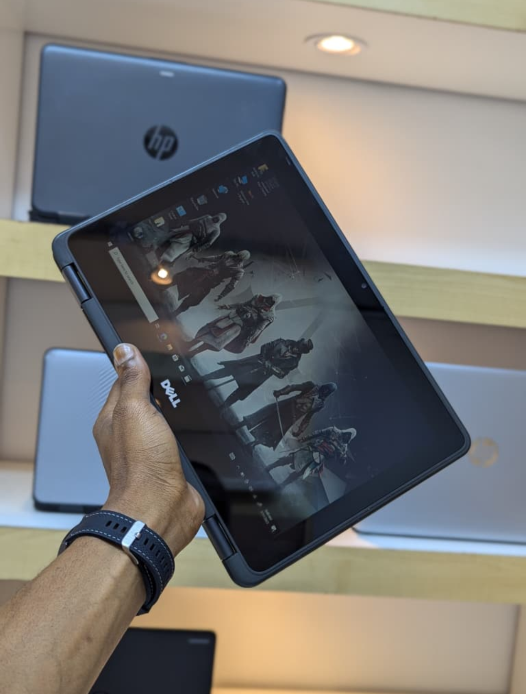 DELL LATITUDE 3189 - Image 1