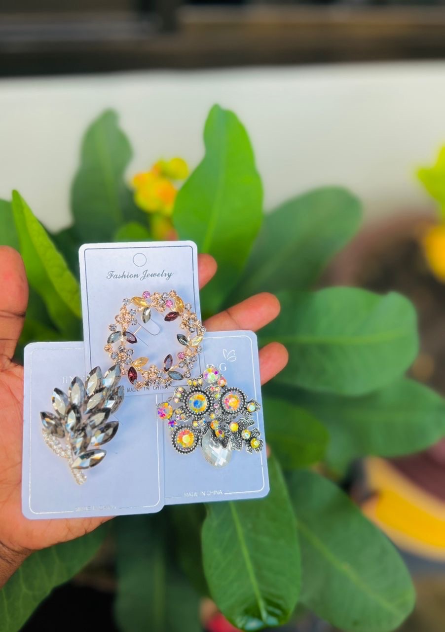 Brooch thumbnail 10