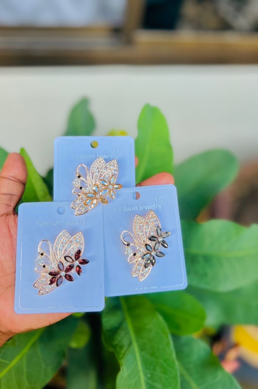 Brooch thumbnail 11