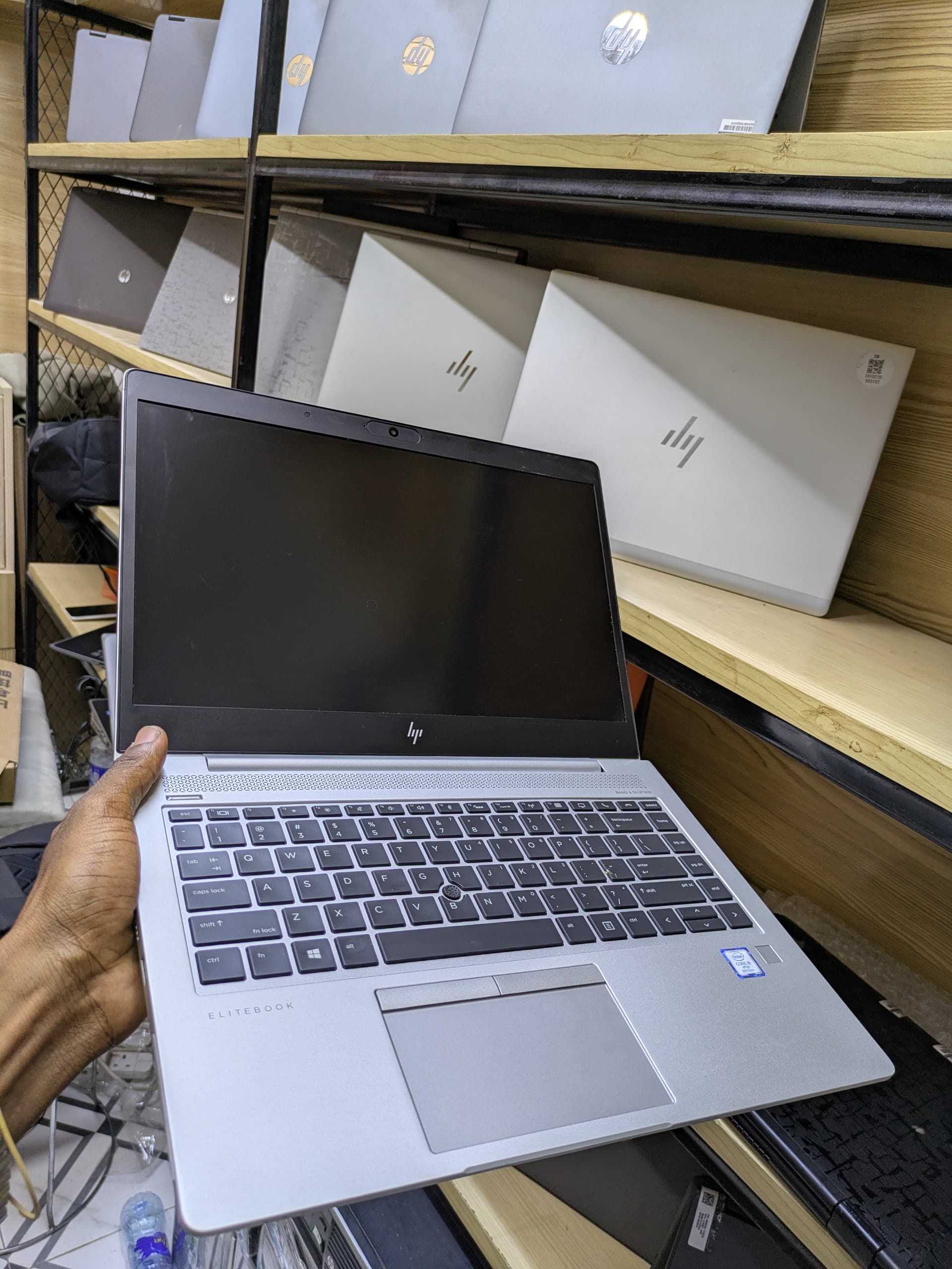 HP ELITEBOOK 830 G6  thumbnail 2
