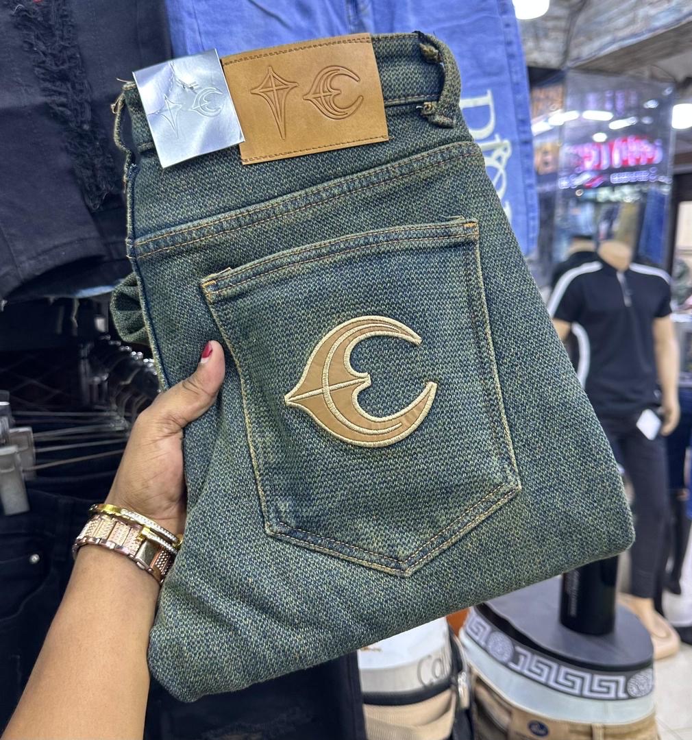 Jeans thumbnail 2