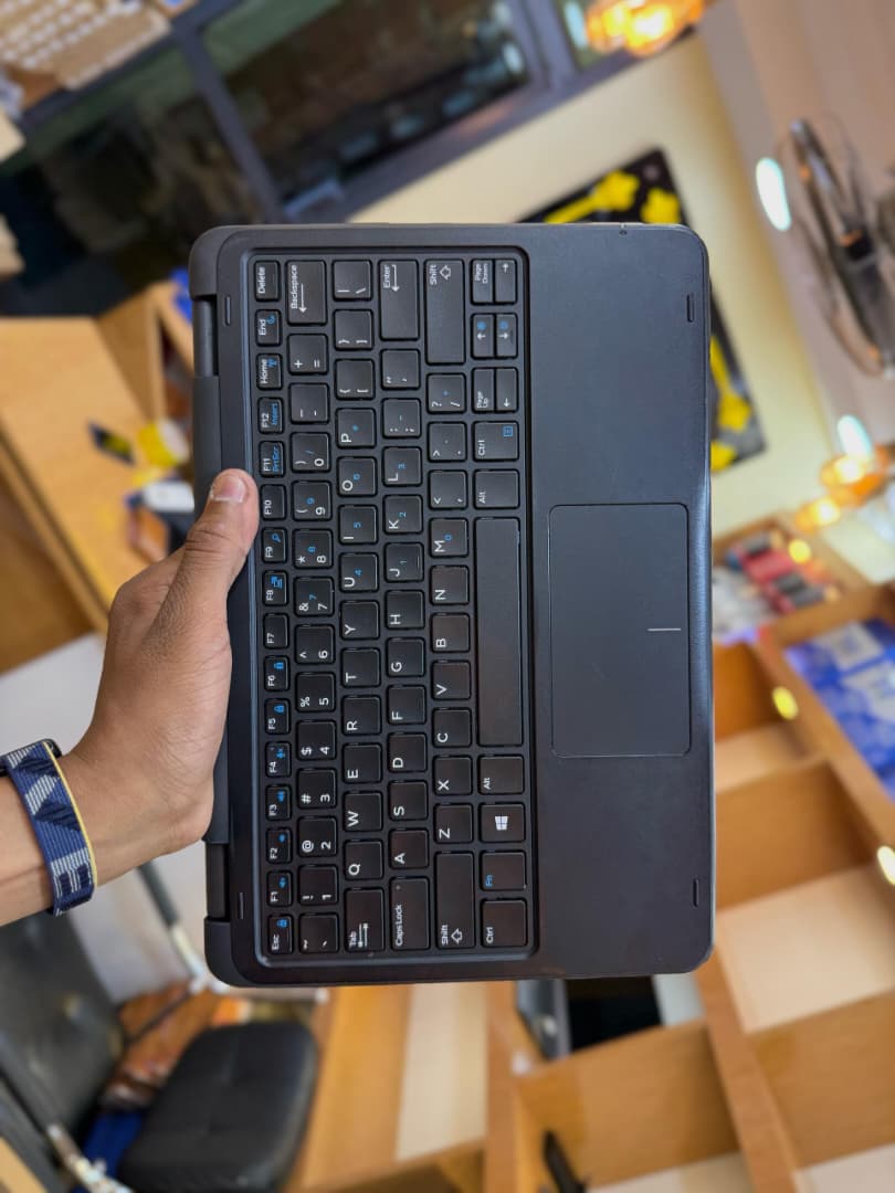 DELL LATITUDE 3190 thumbnail 3