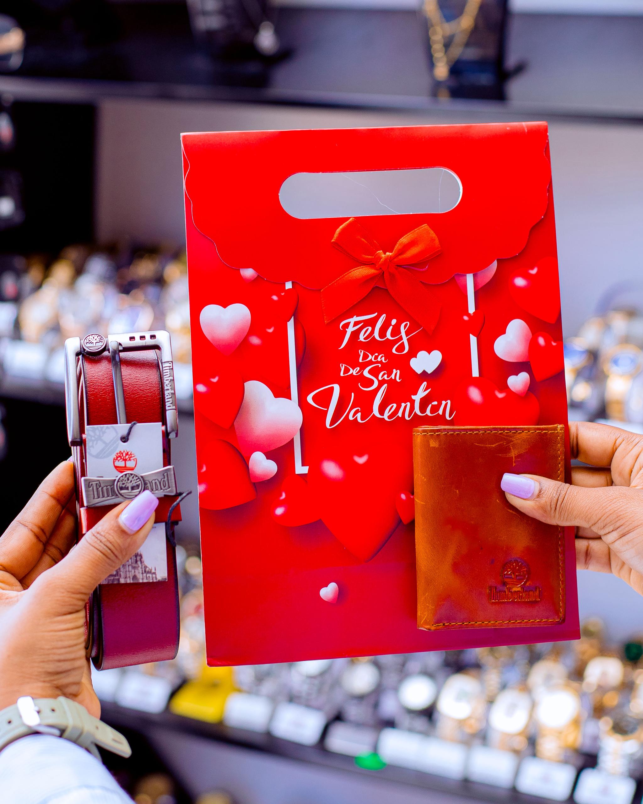  Set ya kiume: Msimu wa Valentines. 

