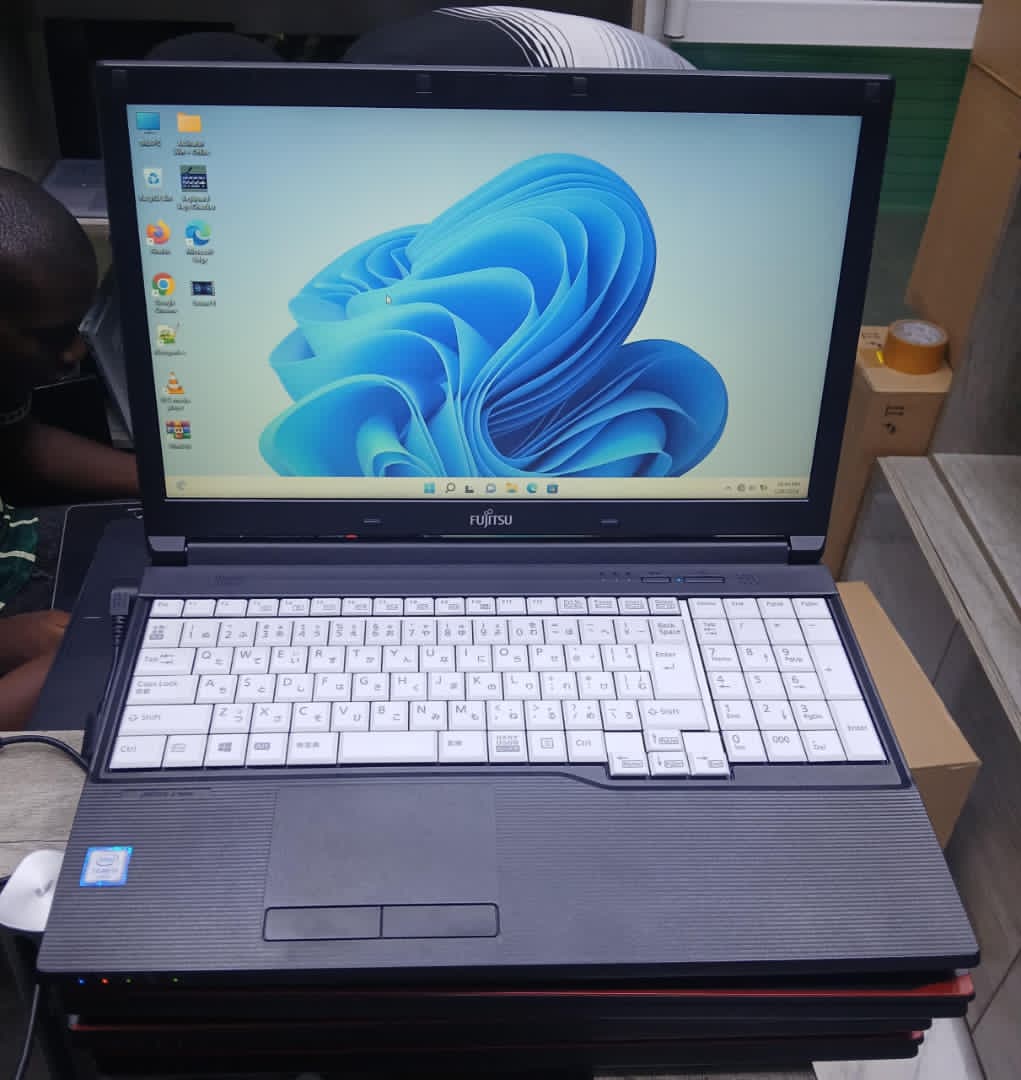 LAPTOP:fujistu