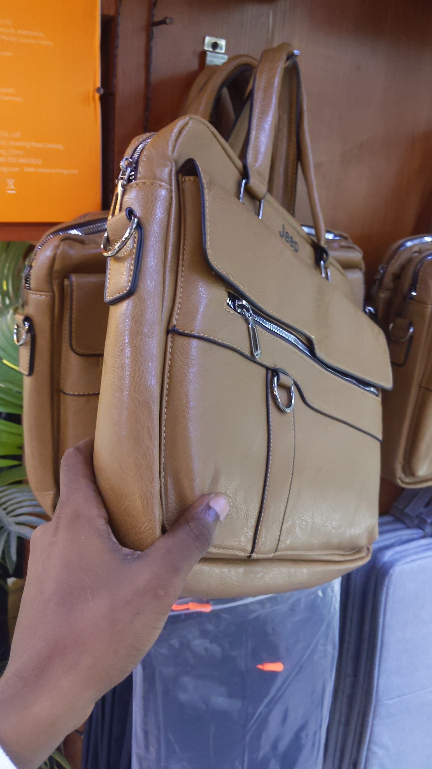 JEEP LEATHER HANDBAG 