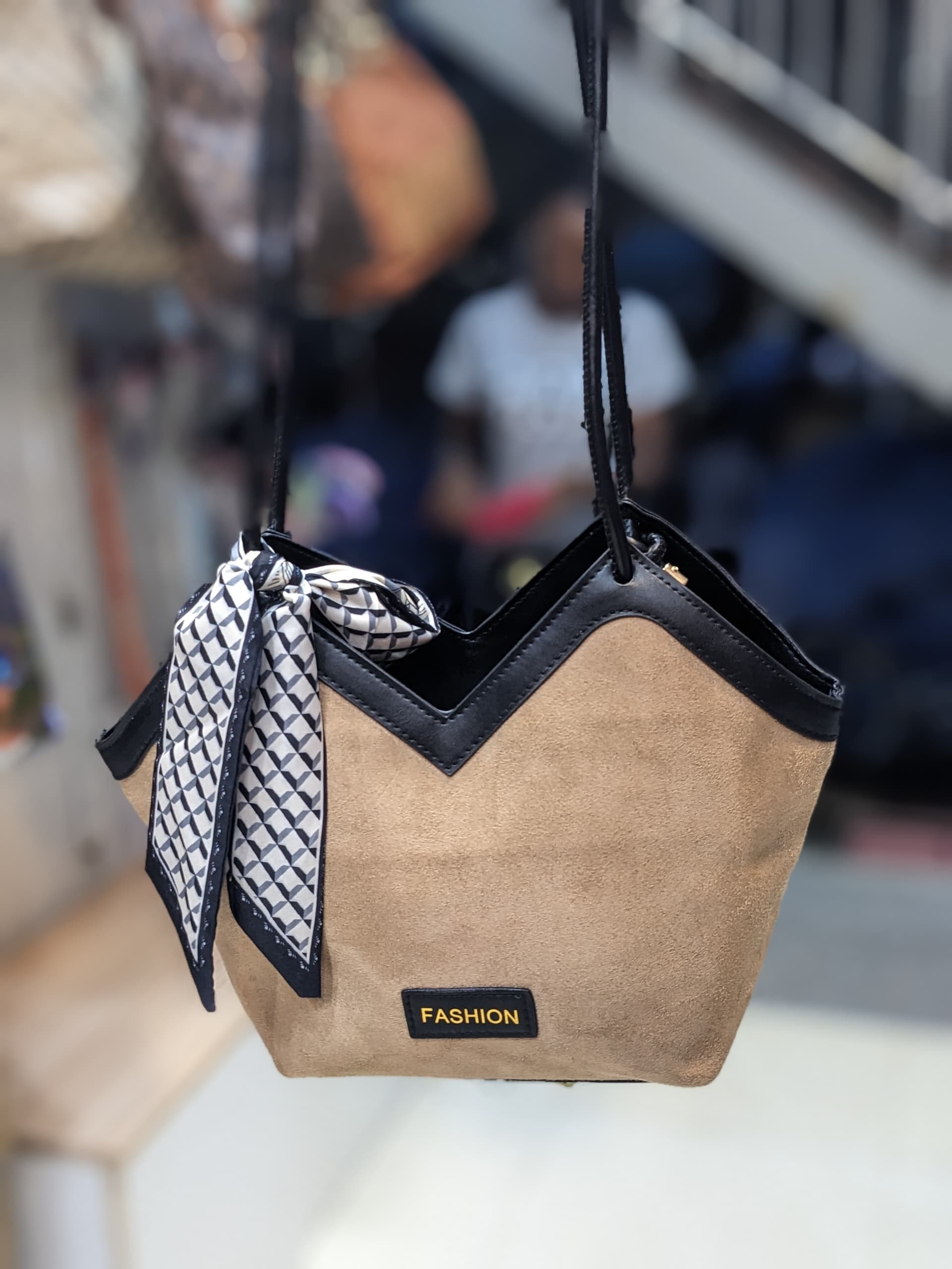 v shape totebags  thumbnail 5