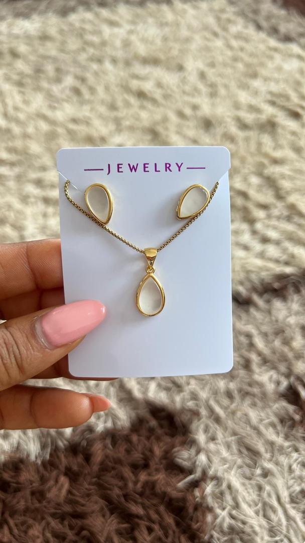 Necklace & Earings