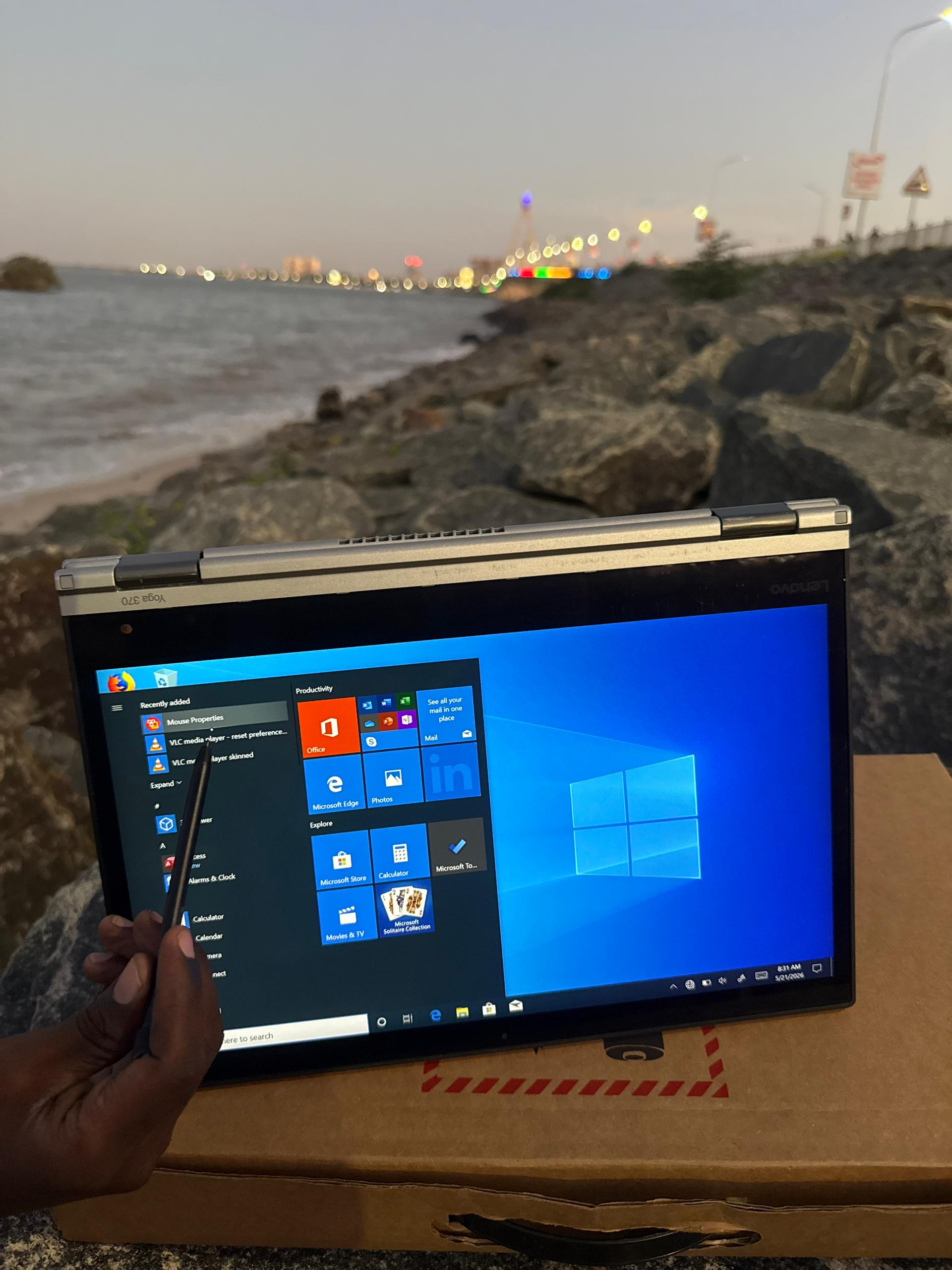 YOGA 370 - Image 1