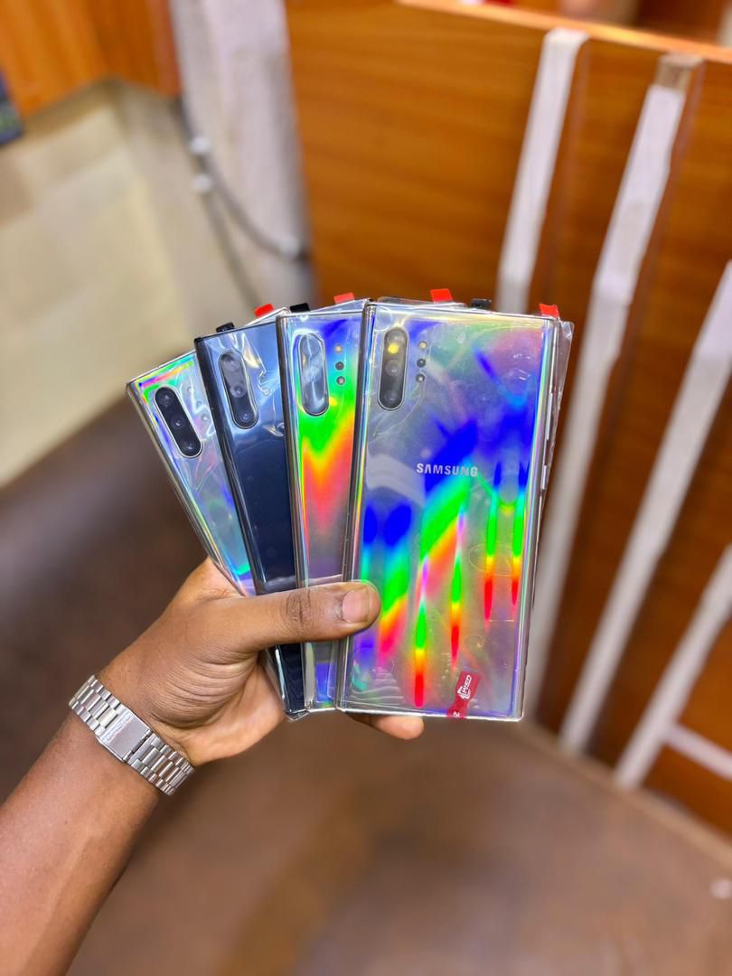 Samsang Note10+