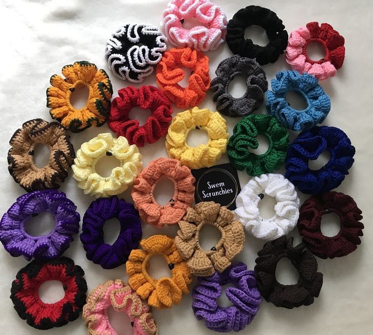 CROTCHET SCRUNCHIE  thumbnail 3