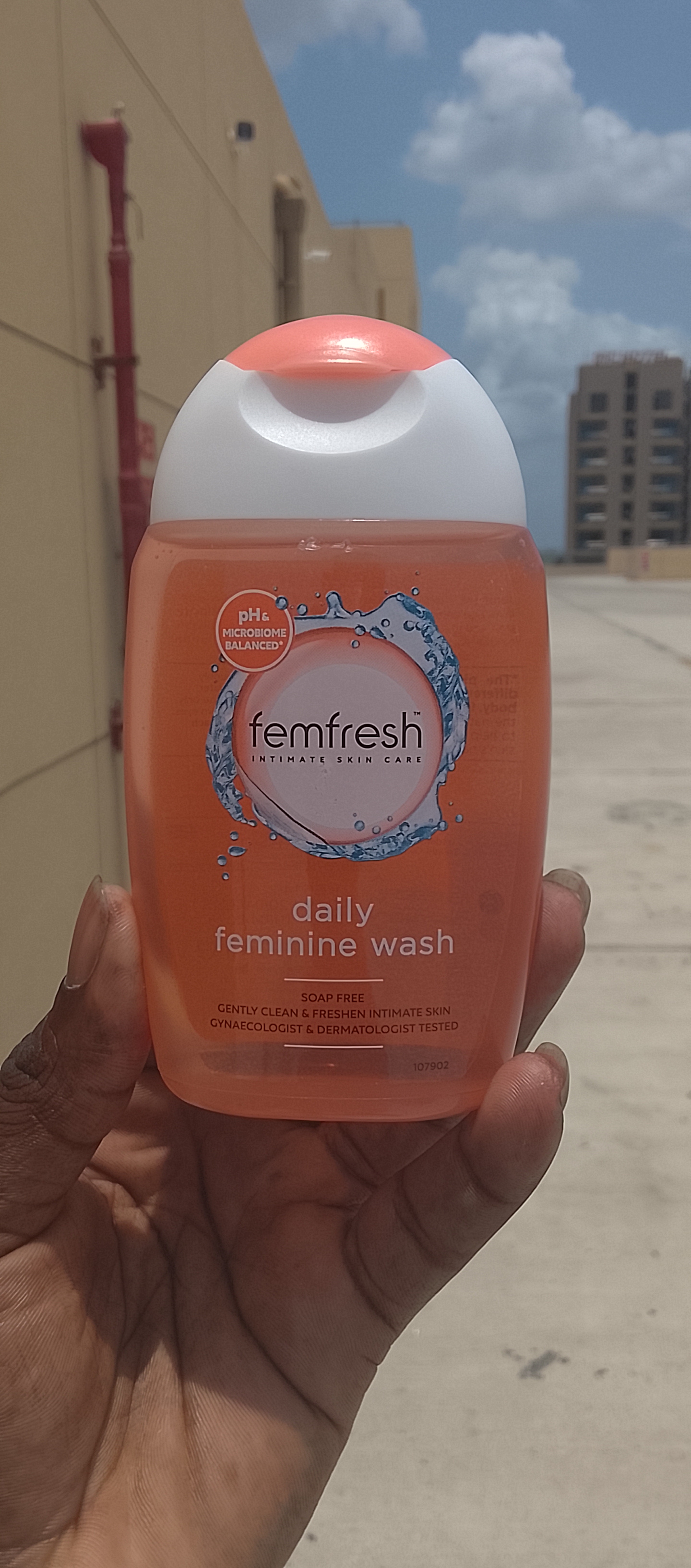 femfresh INTIMATE SKIN CARE daily feminine wash