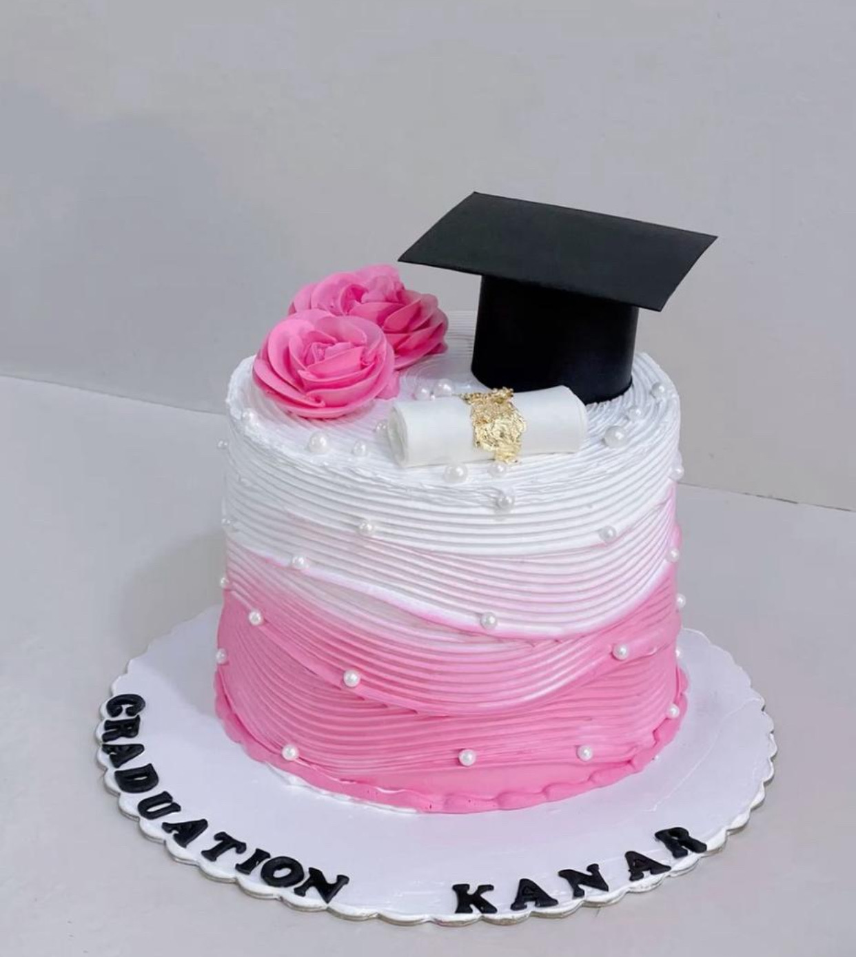 Graduation cakes  thumbnail 3