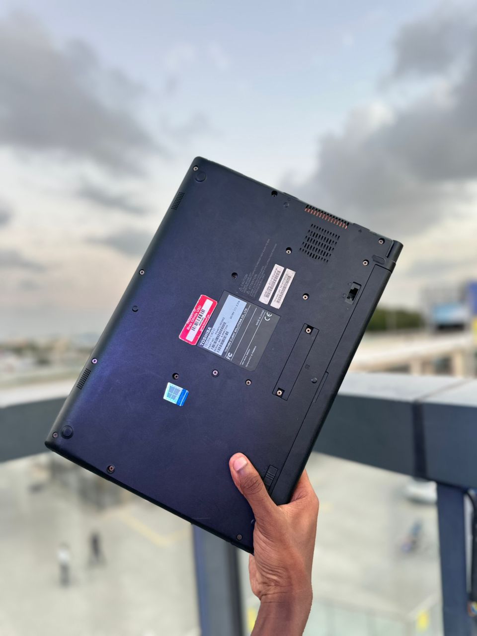 TOSHIBA TECRA C40-D thumbnail 3