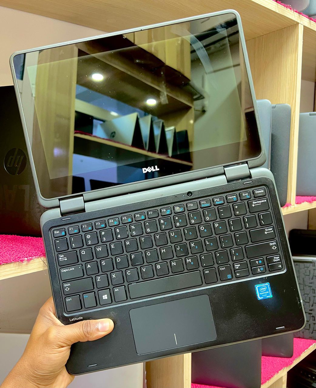 Dell latitude 3189/90(Touchscreen) - Image 1