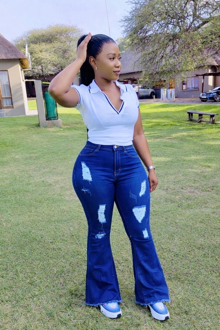 women jeans thumbnail 4