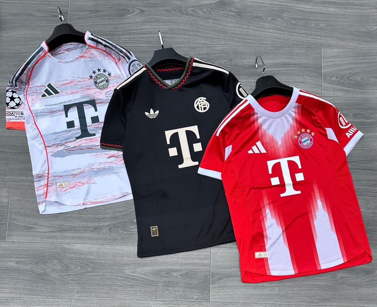 BAYERN MUNCHEN JERSEYS  - Image 1